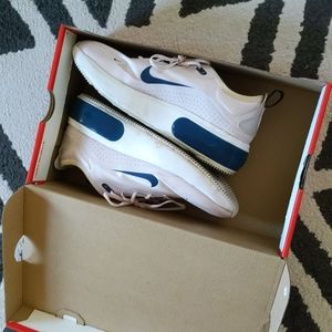 Nike Air Max Dia Rose Sneakers